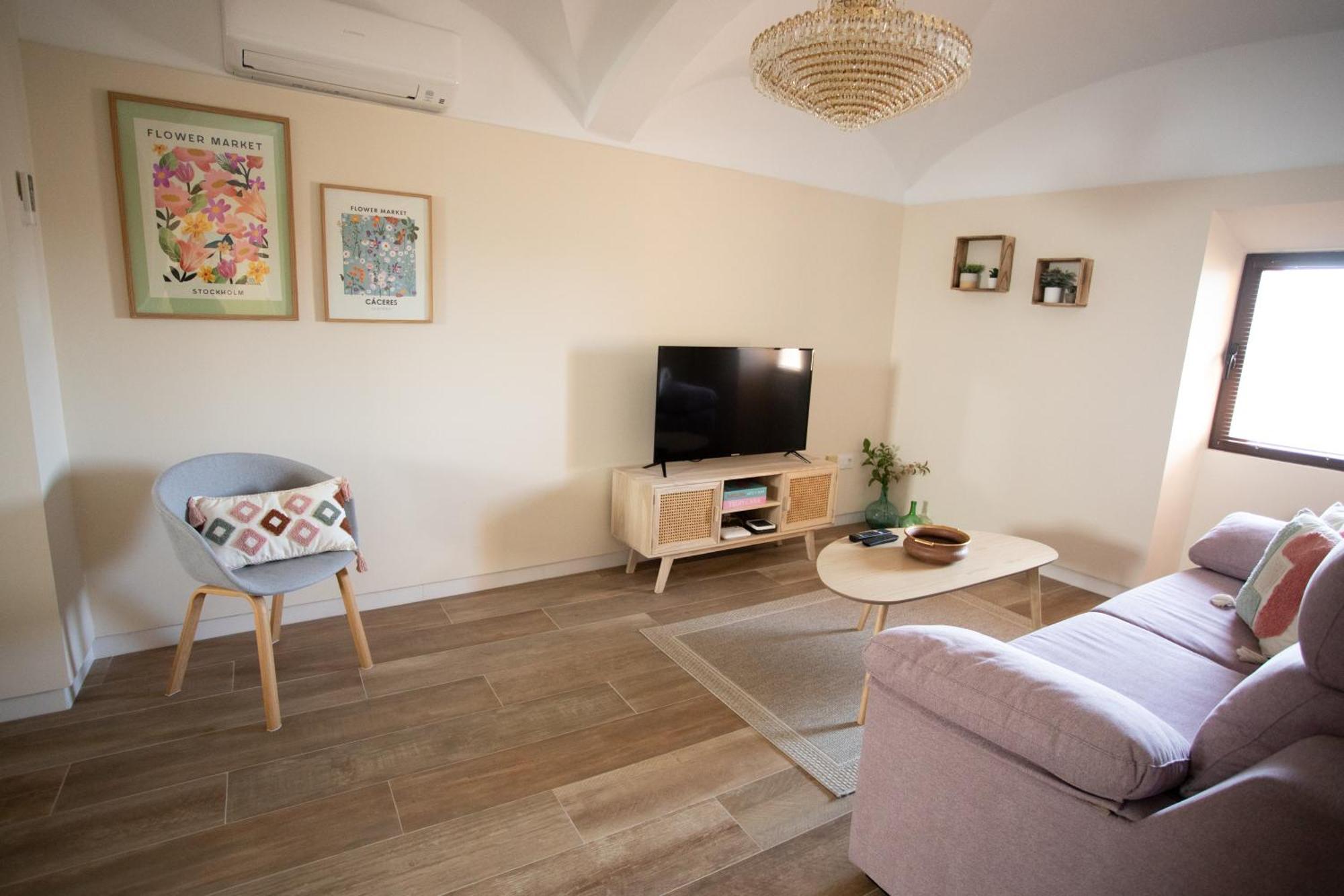 Apartamento Baluarte De Los Pozos กาเซเรส ภายนอก รูปภาพ
